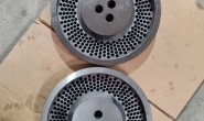 饲料挤出模具:要求高耐磨高韧性,用什么模具钢?
